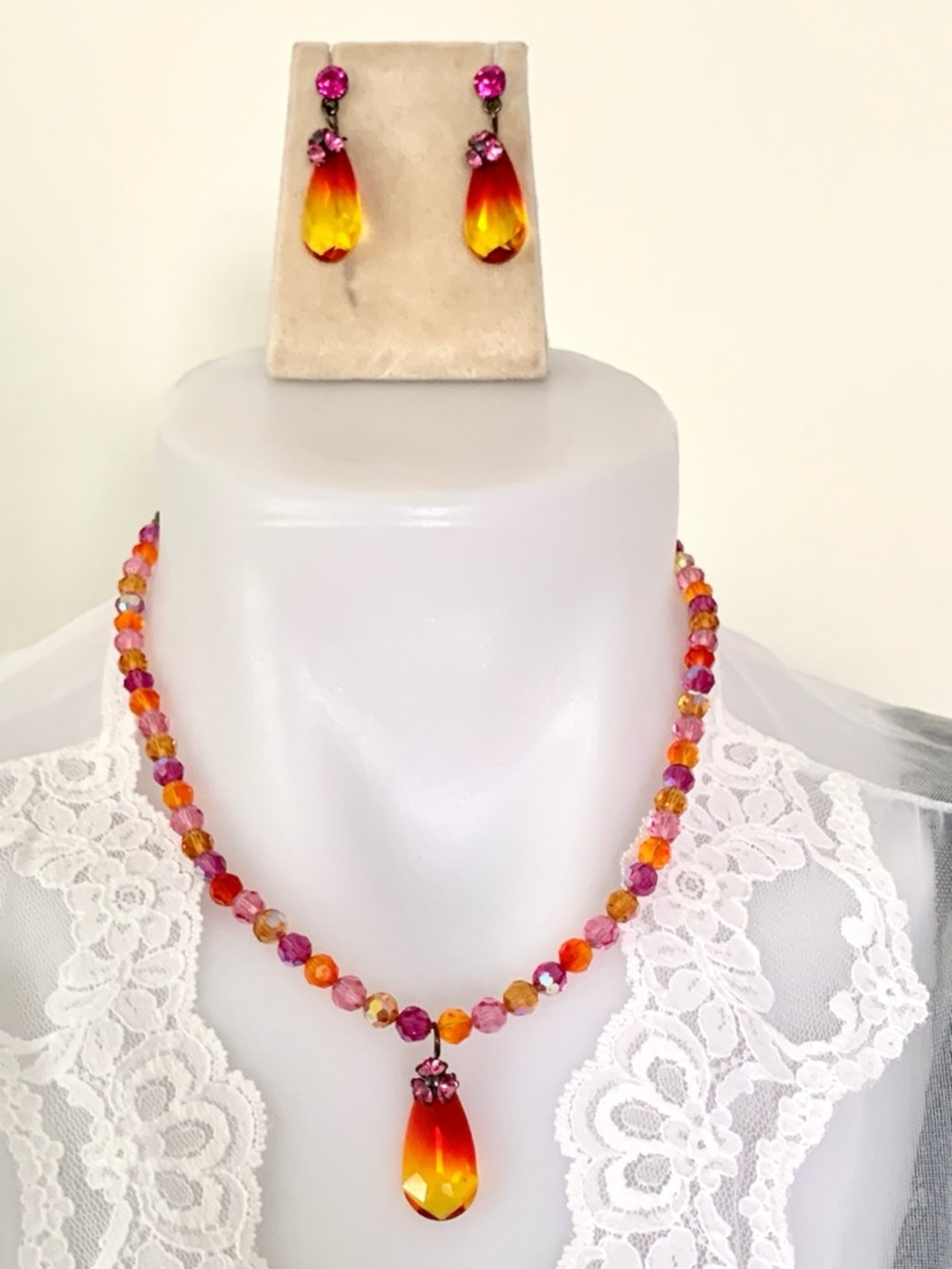 sunrise sunset pink orange yellow hues crystal beads earrings and necklace set
